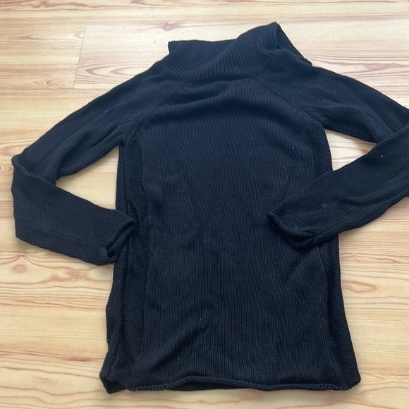Guess woman’s sweater size M like new - Picture 3 of 5